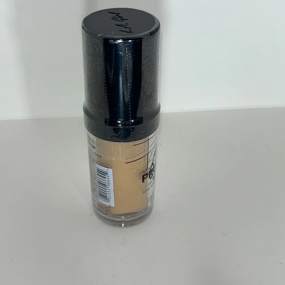 L.A. Color Pro.Coverage Long Wear Illuminating Foundation, GLM645 Nude Beige New